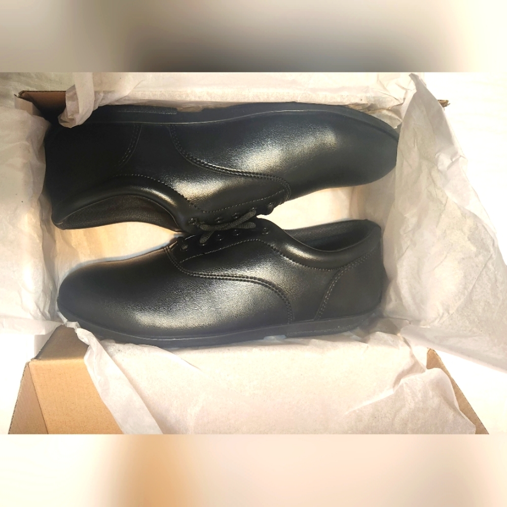 New in Box Drill Masters Band shoes Black in color sz 11 Men/13 Women